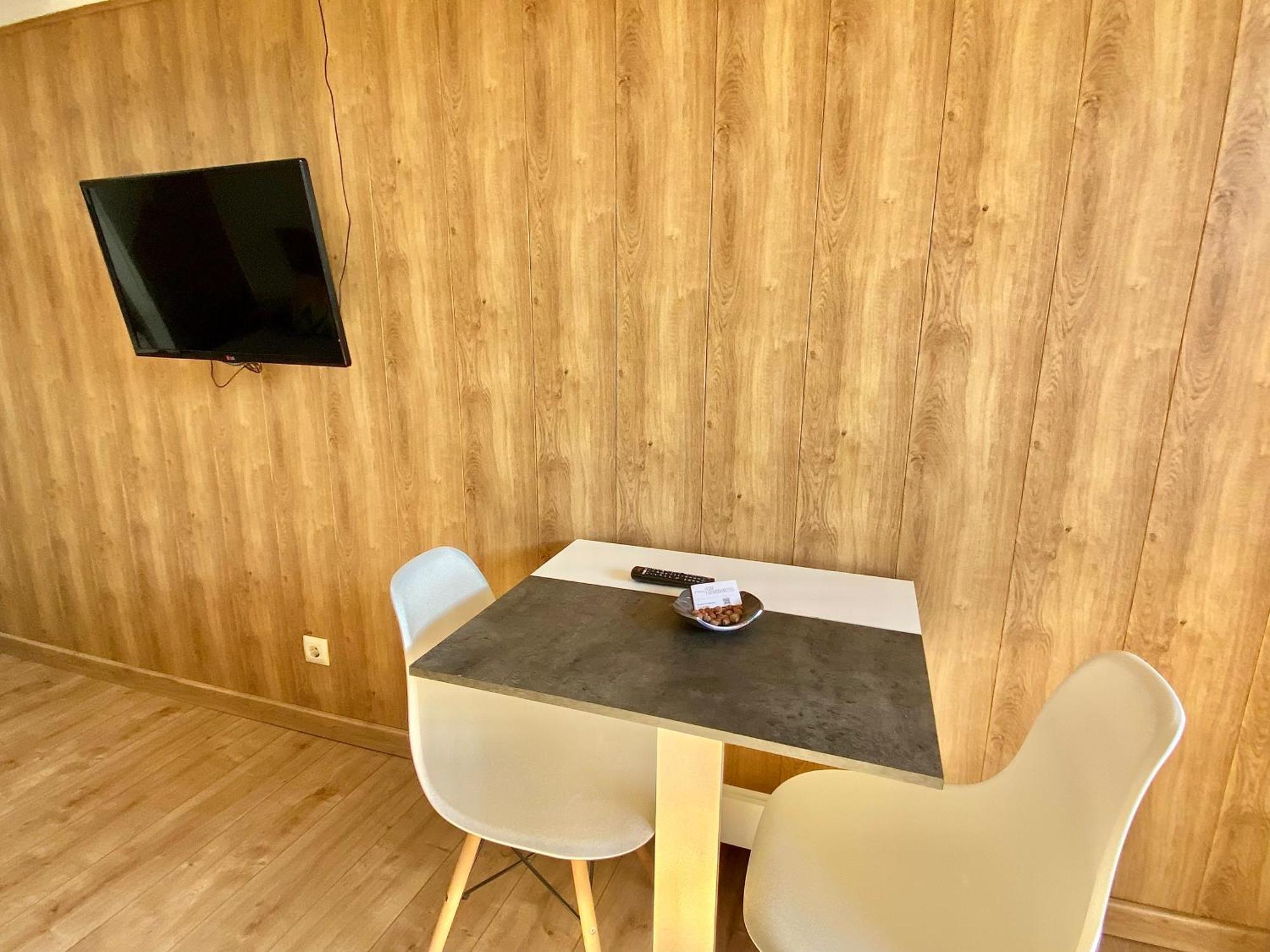 Apartament Corbatera Cim Apartaments Корнуделья Экстерьер фото